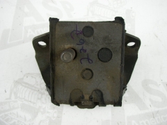 Motorhalter - Motor Mount  Oldsmobile V8 65-70